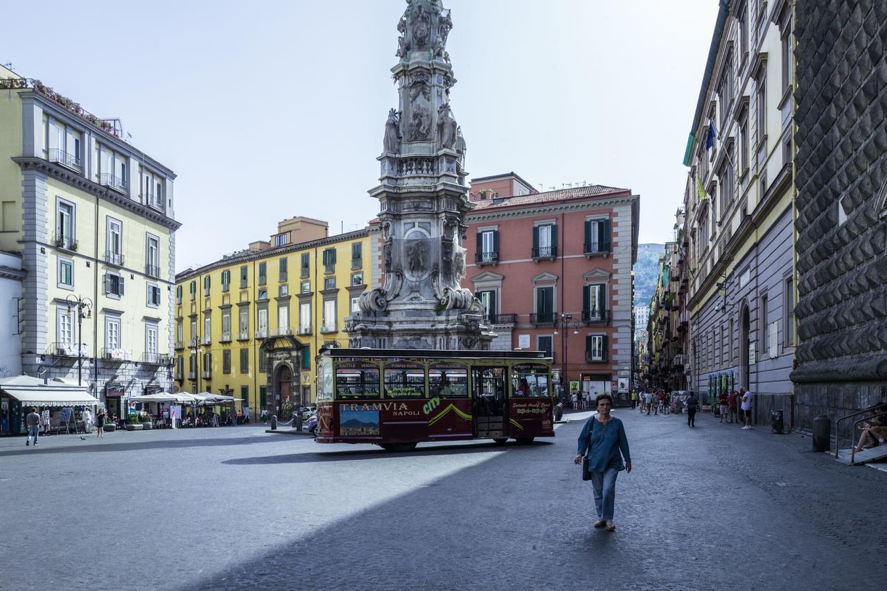 Art Suite Nel Cuore Di Napoli Luaran gambar