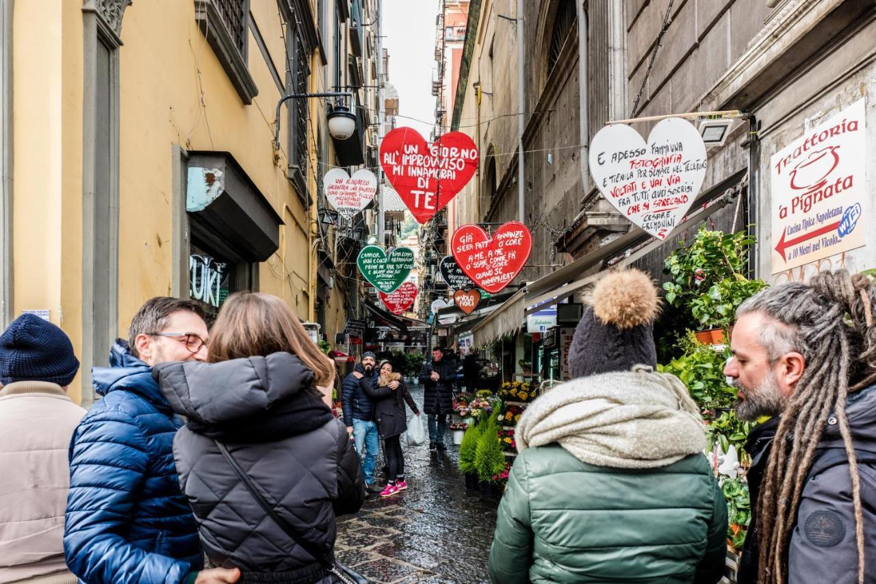 Art Suite Nel Cuore Di Napoli Luaran gambar